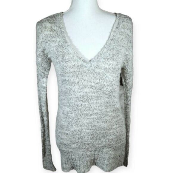 AMERICAN EAGLE OUTFITTERS GRAY, WHITE, & METALLIC SILVER SWEATER SZ.S EUC. - Picture 1 of 7
